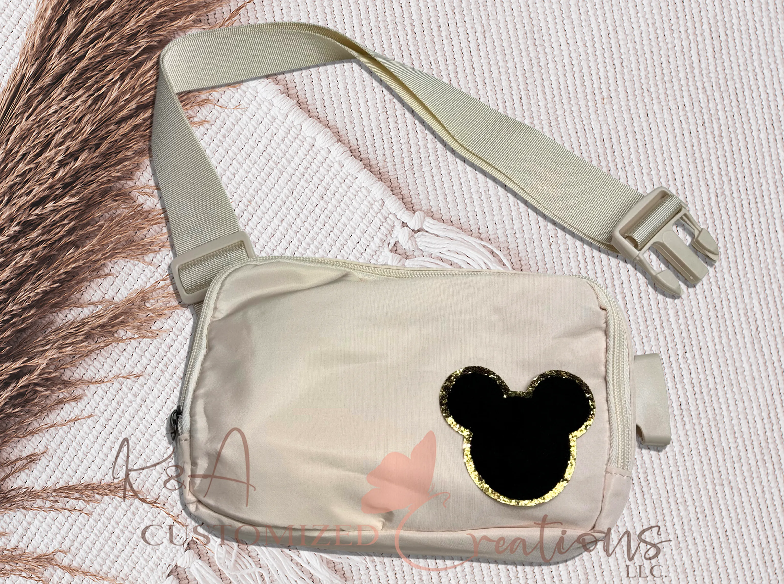 Beige Chenille Mouse Belt Bag
