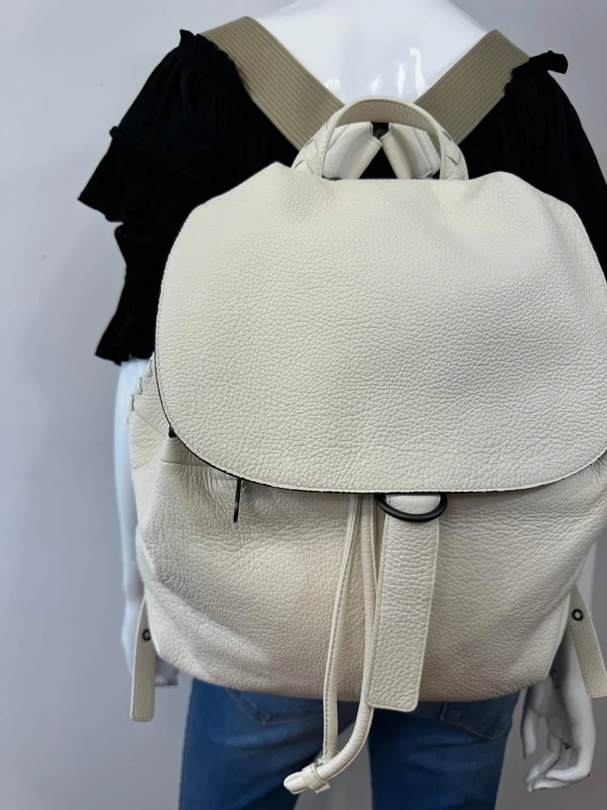 BOTTEGA VENETA CALFSKIN LETEAR DRAWSTRING BACKPACK