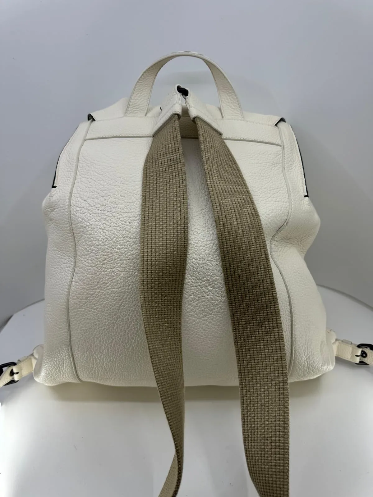 BOTTEGA VENETA CALFSKIN LETEAR DRAWSTRING BACKPACK