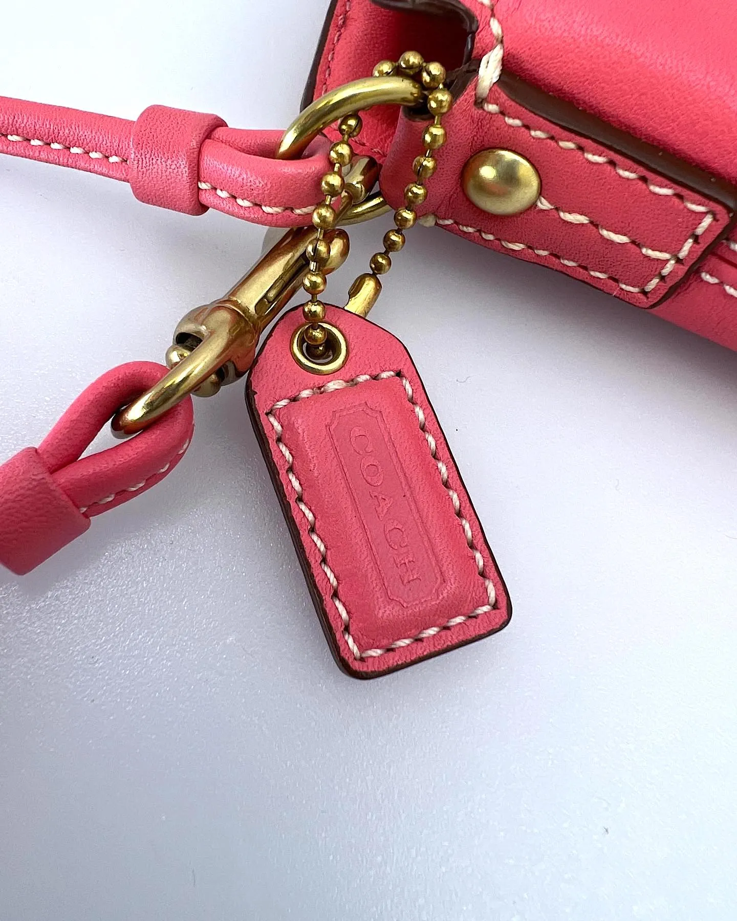 COACH HAMPTON LEATHER CAPACITY WRISTLET