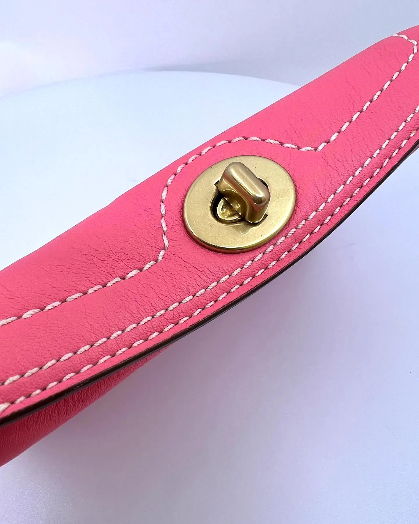 COACH HAMPTON LEATHER CAPACITY WRISTLET