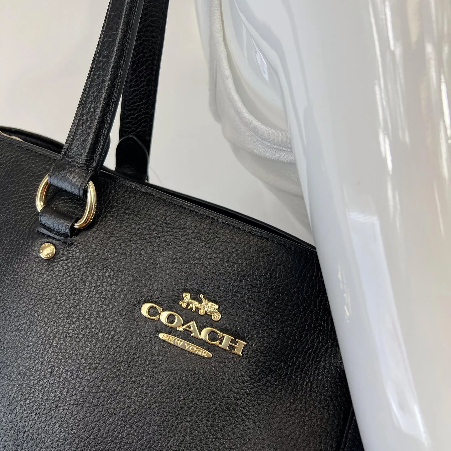 COACH PEBBLE LEATHER BAY TOTE BAG