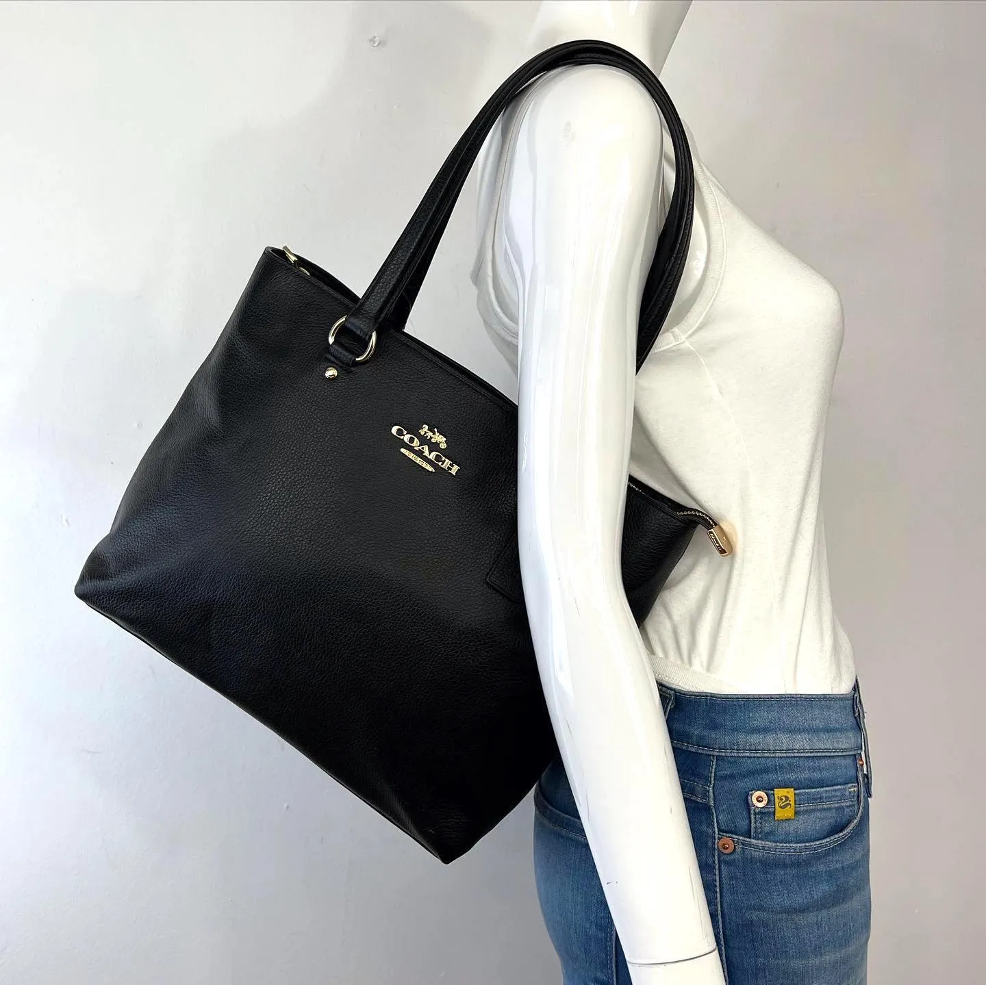 COACH PEBBLE LEATHER BAY TOTE BAG