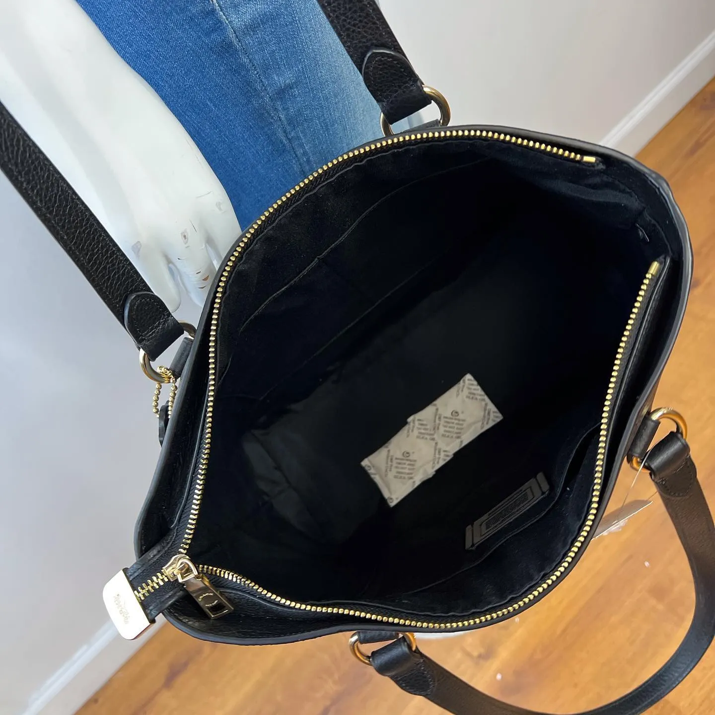 COACH PEBBLE LEATHER BAY TOTE BAG