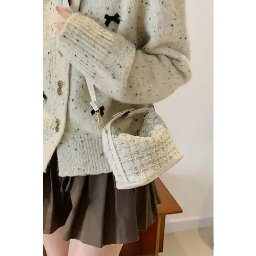 Elegant Tweed Shoulder Bags