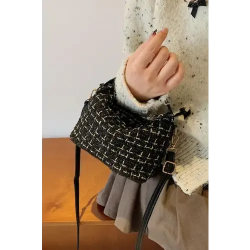 Elegant Tweed Shoulder Bags