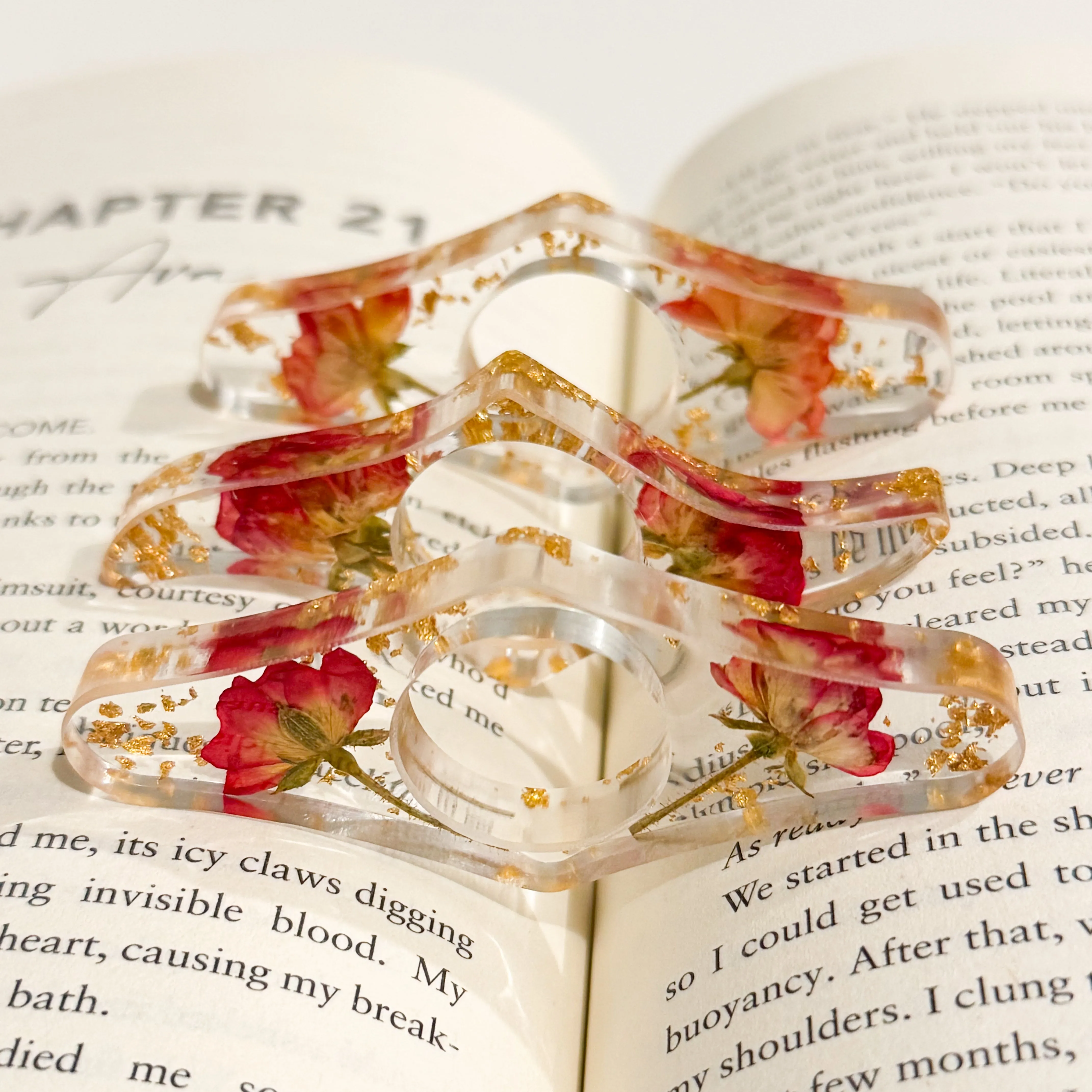 Golden Rose Page Holder