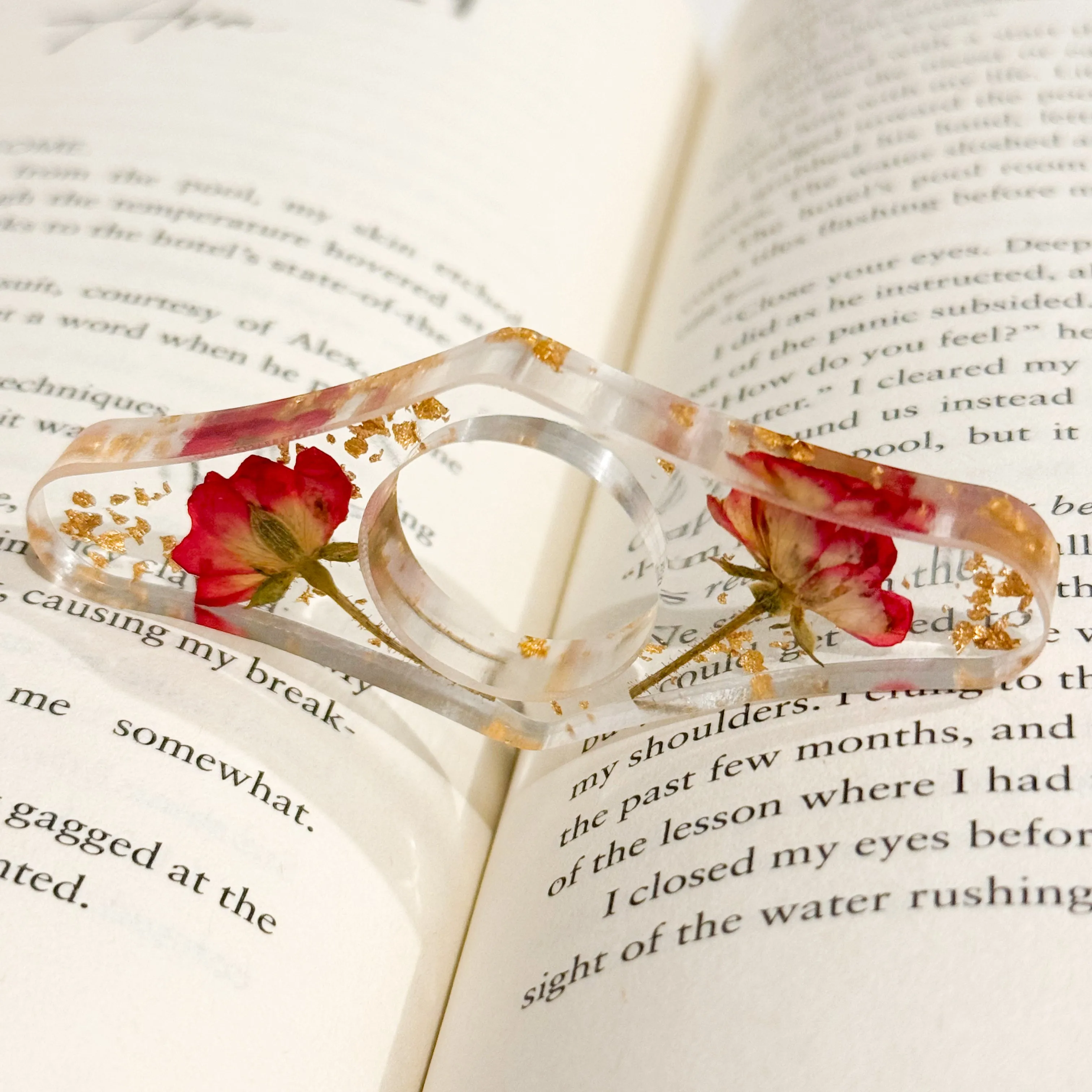 Golden Rose Page Holder