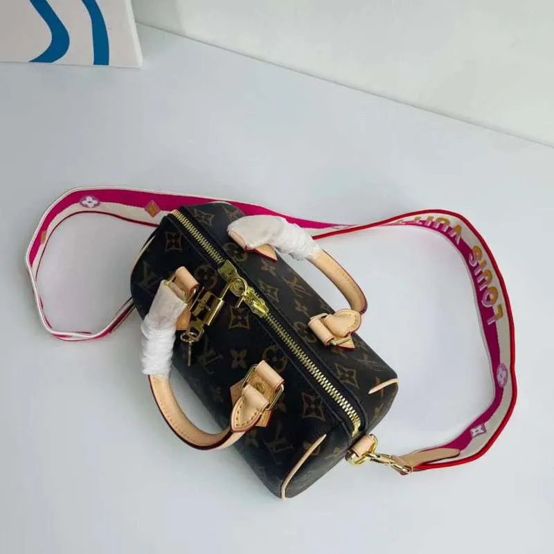 LOV2 Bags - Fashion Bags  1111