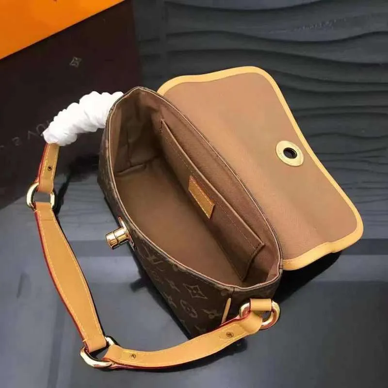 LOV2 Bags - Fashion Bags  1136
