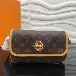 LOV2 Bags - Fashion Bags  1136