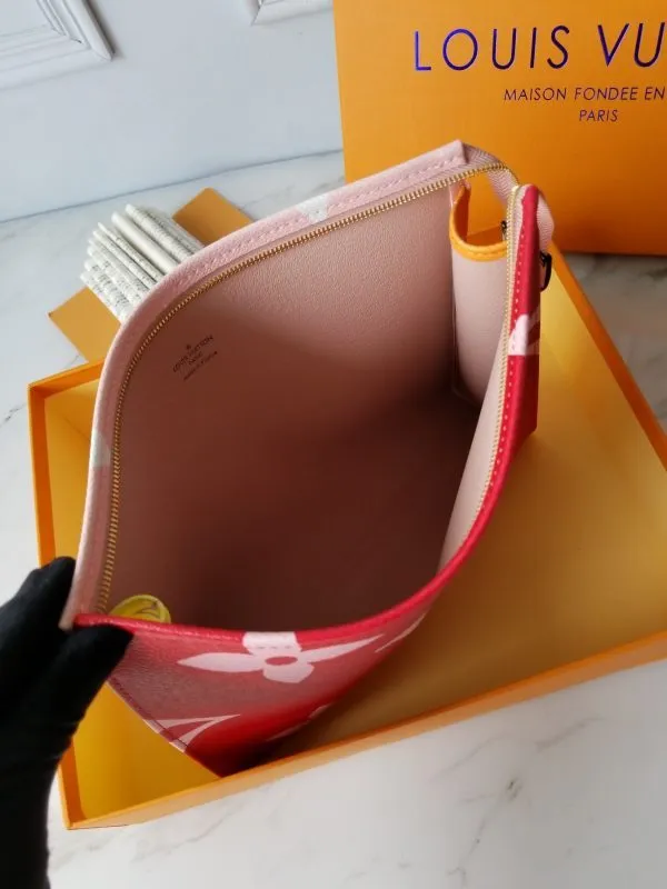 LOV2 Bags - Fashion Bags  1140