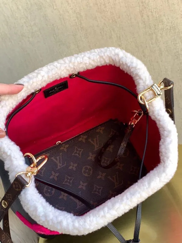 LOV2 Bags - Fashion Bags  1401