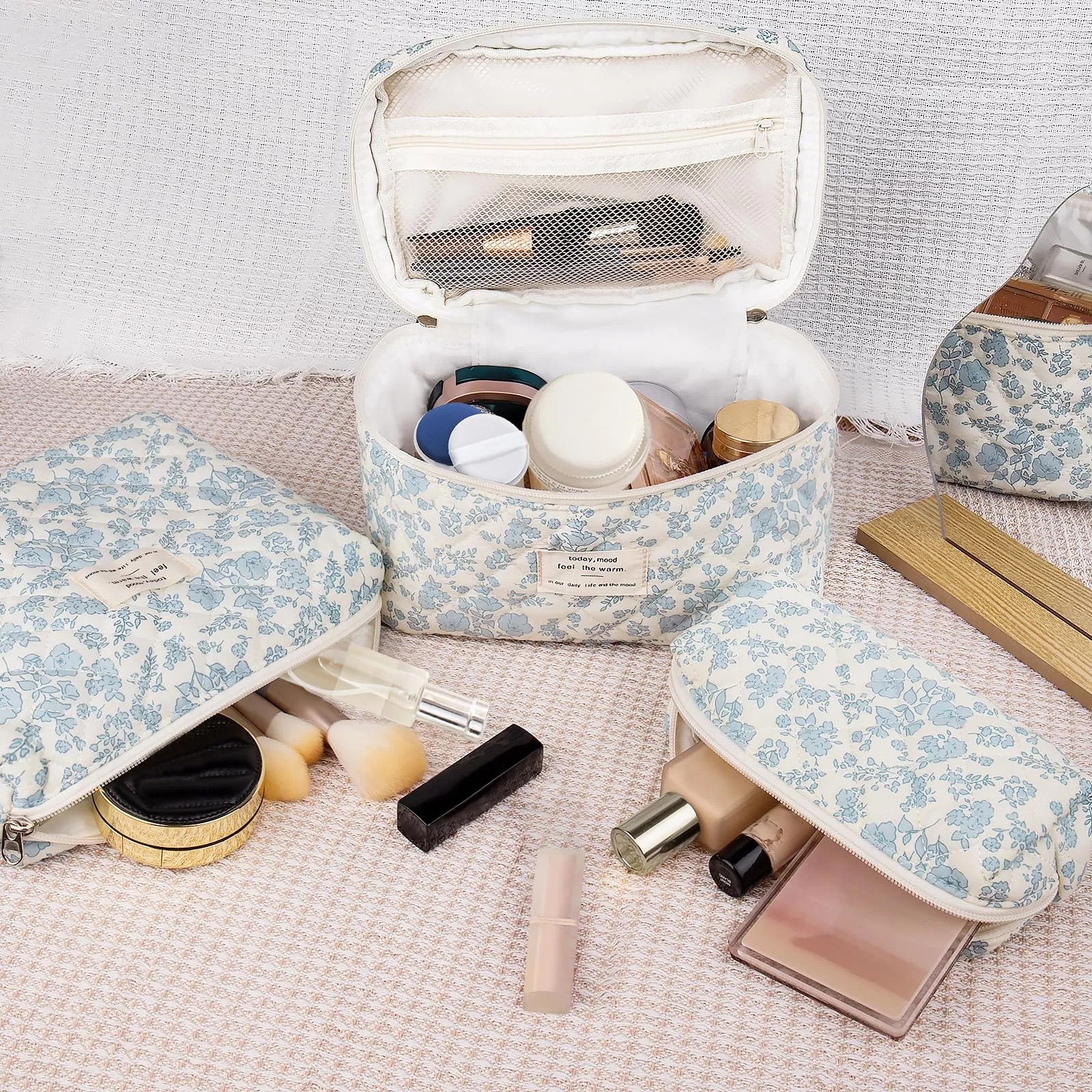 Makeup Bag Set, Quilted Makeup Bag, Large Floral Cosmetic Bag for Women, Cute Cotton Makeup Bags, Flower Travel Toiletry Organizer Bag (Blue Rose)