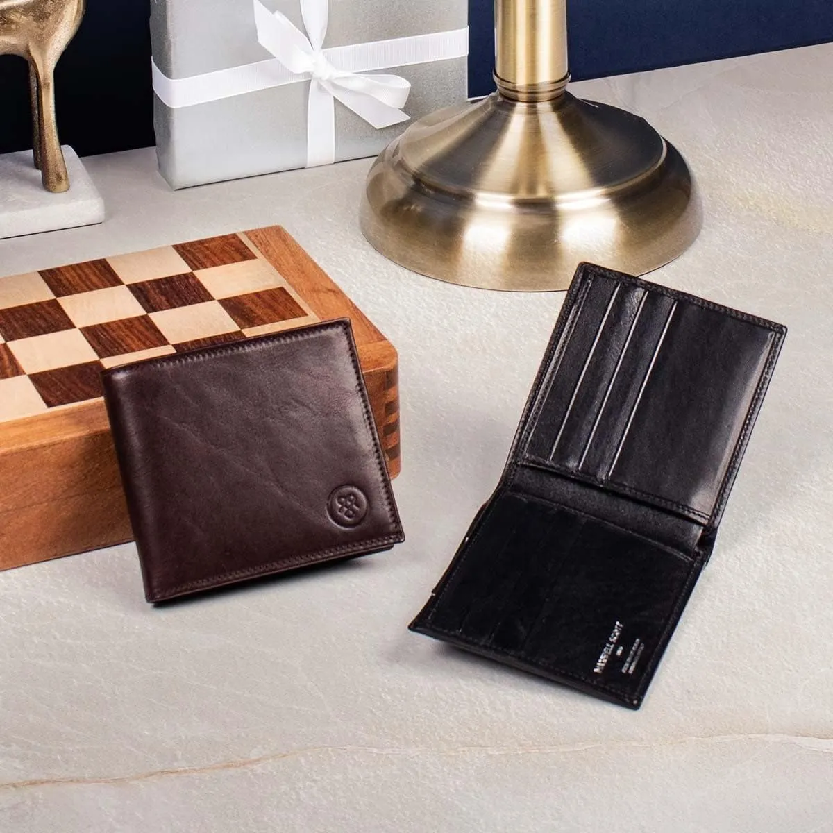 Maxwell Scott - Personalized Luxury Leather RFID Billfold Wallet for Men - Handmade in Italy - The Vittore RFID Chestnut Tan