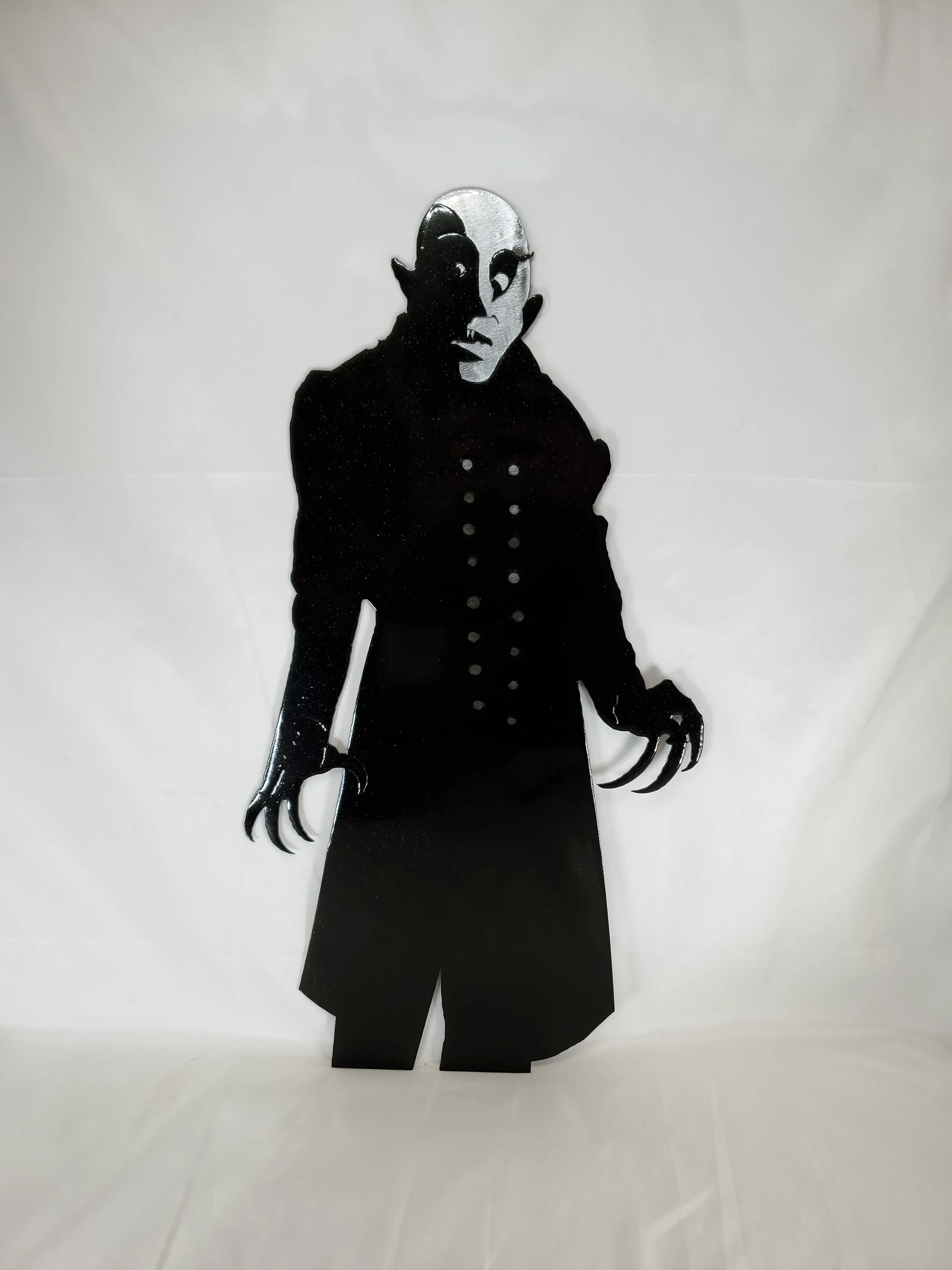Nosferatu - Standing