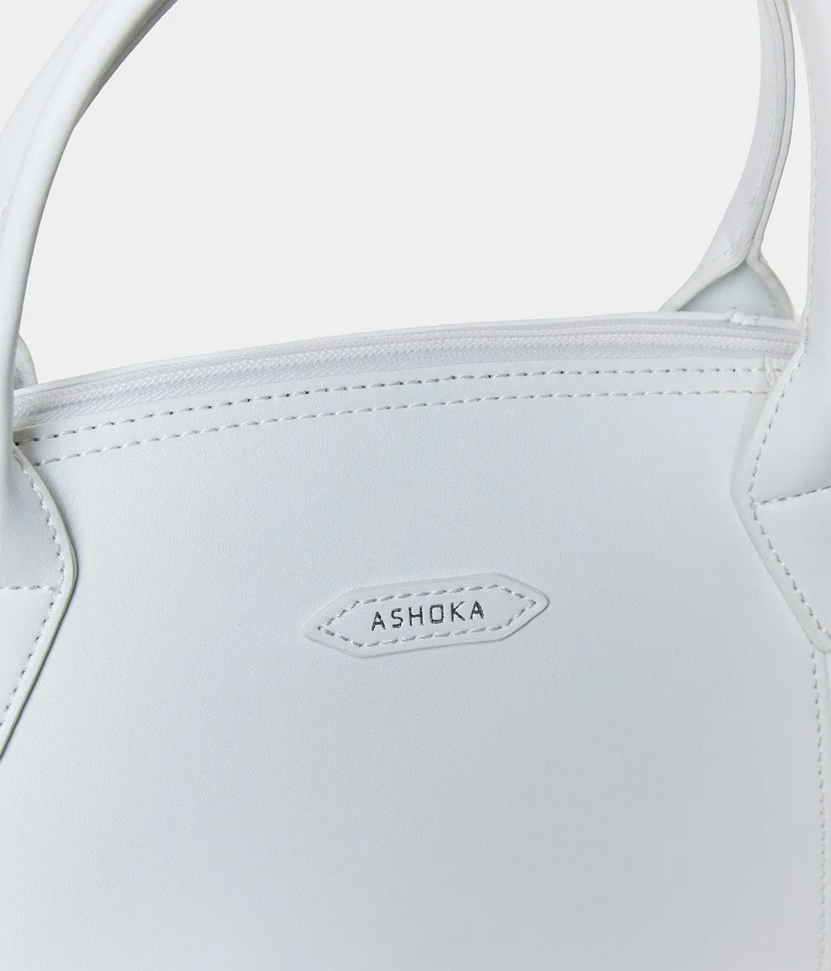 Pretty Apple Skin Vegan Leather Shoulder Bag | White
