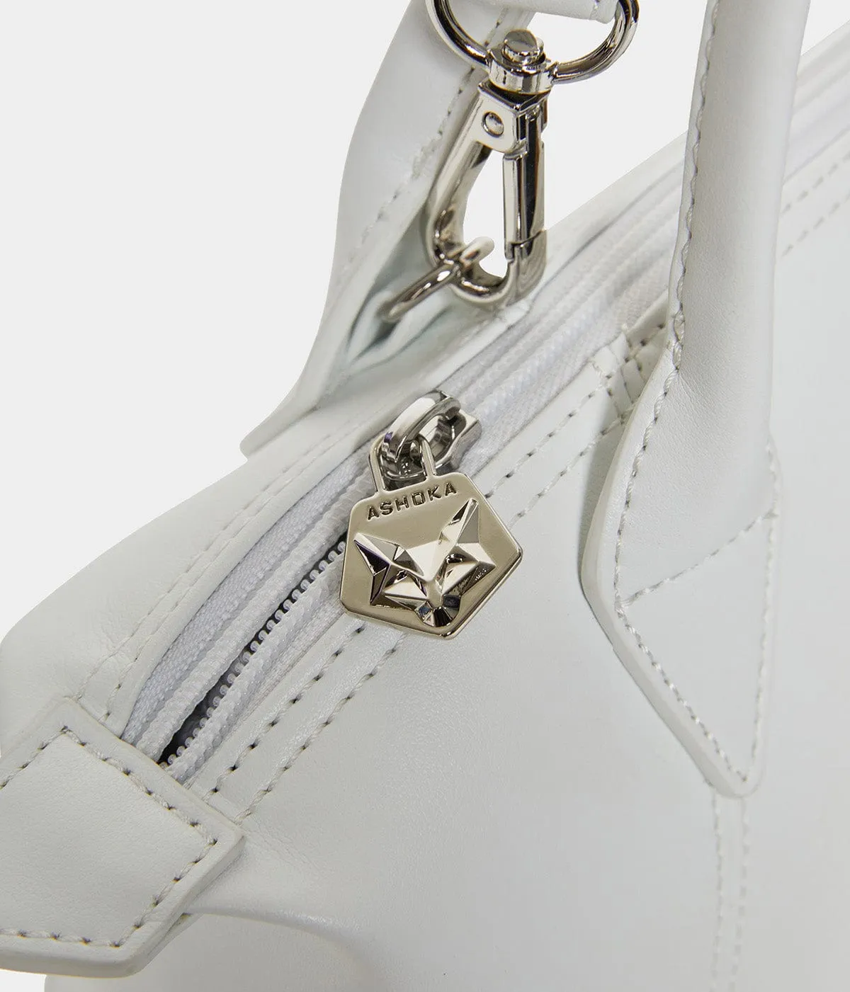 Pretty Apple Skin Vegan Leather Shoulder Bag | White