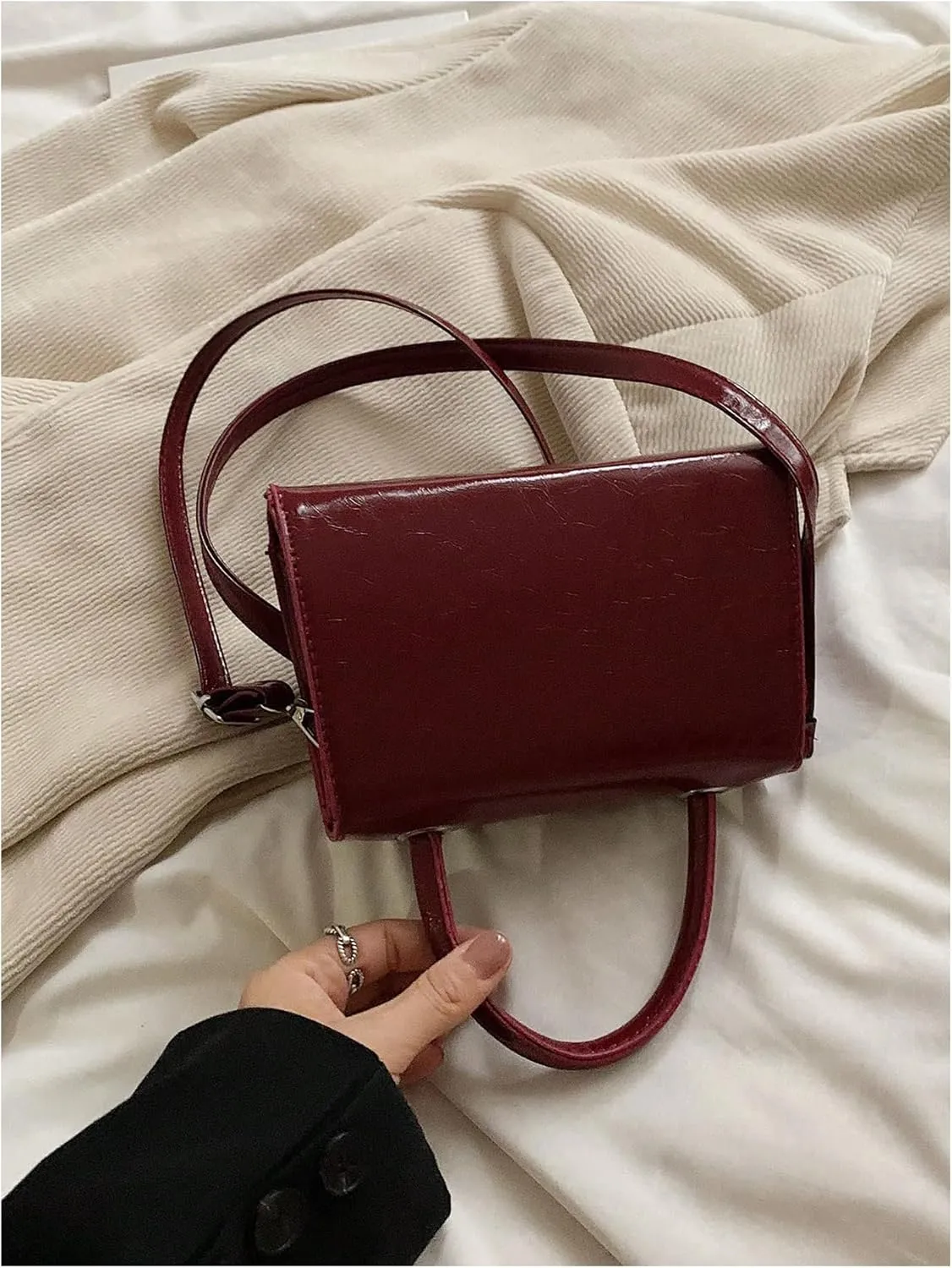 QWINEE Women's Bow Shoulder Bags Cute Handbag Clutch Crossbody Satchels Flap Magnet PU Leather Purse