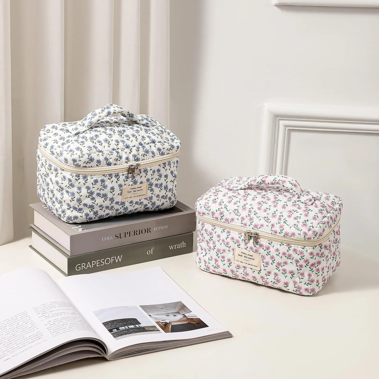 uekeboag Large Travel Quilted Makeup Bag for Women, Floral Cotton Cosmetic Bag, Coquette Aesthetic Floral Toiletry Organizer Bag(Little Blue Flower