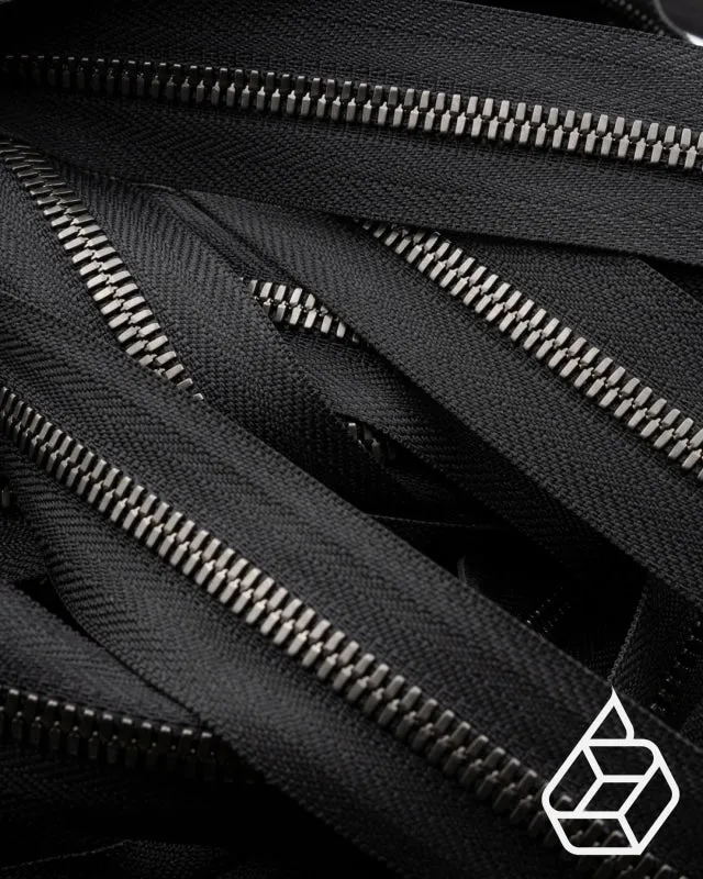 YKK Excella® | Zipper on roll | Gunmetal | Size 5