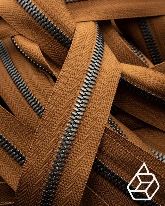 YKK Excella® | Zipper on roll | Gunmetal | Size 5