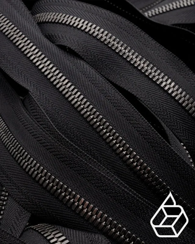 YKK Excella® | Zipper on roll | Gunmetal | Size 8