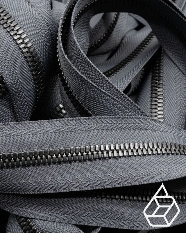 YKK Excella® | Zipper on roll | Gunmetal | Size 8